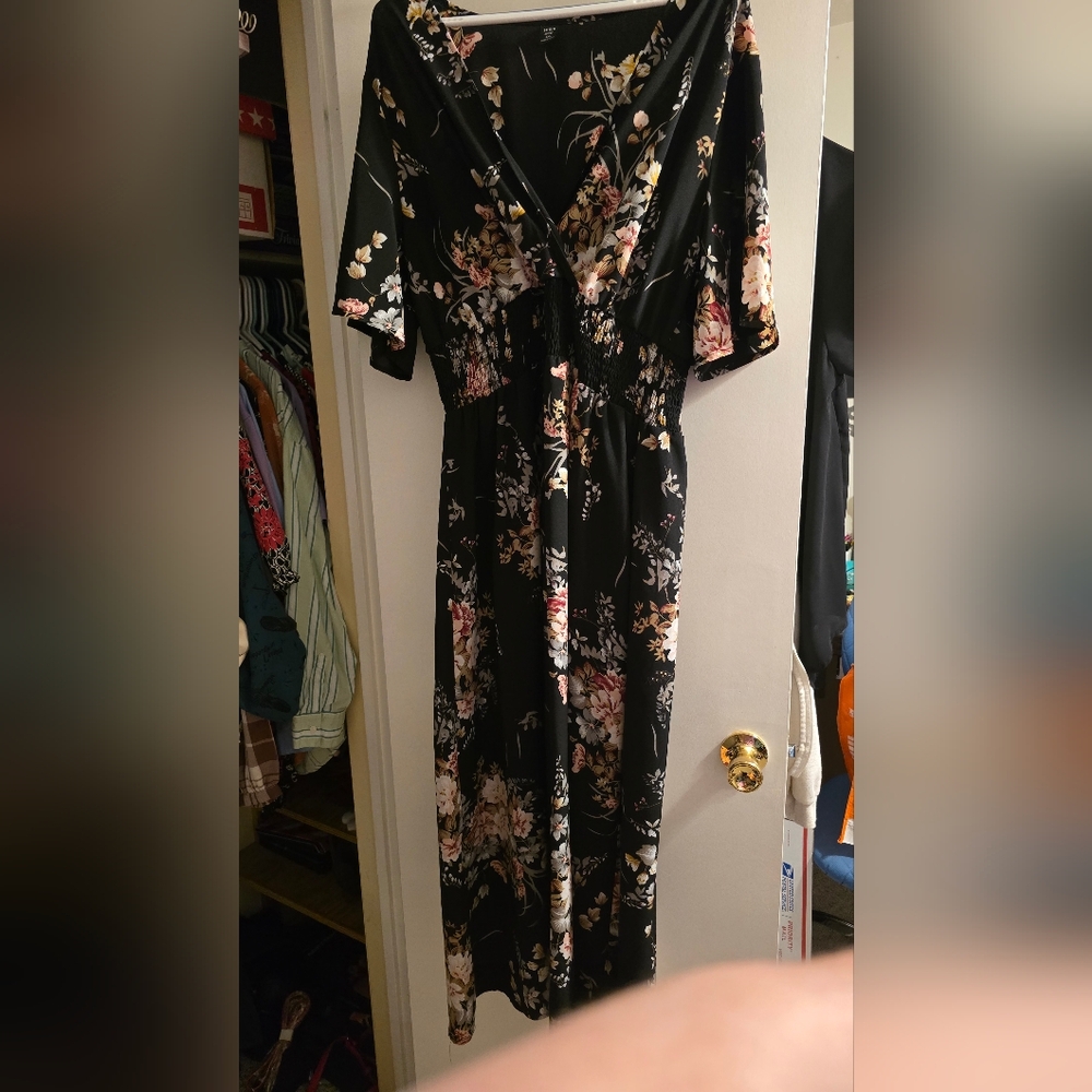 SHEIN Black Floral Maxi Dress